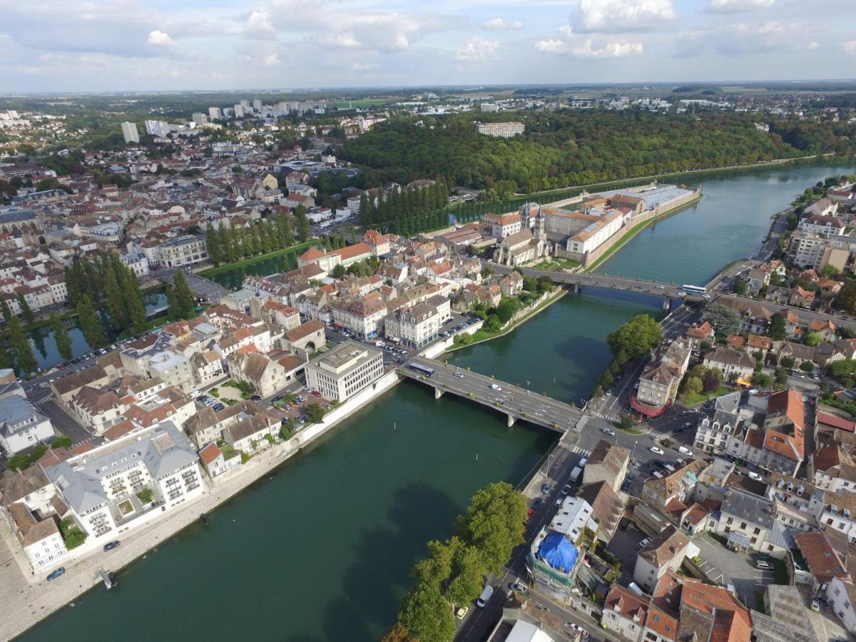Apartament Le Petit Melun Zewnętrze zdjęcie
